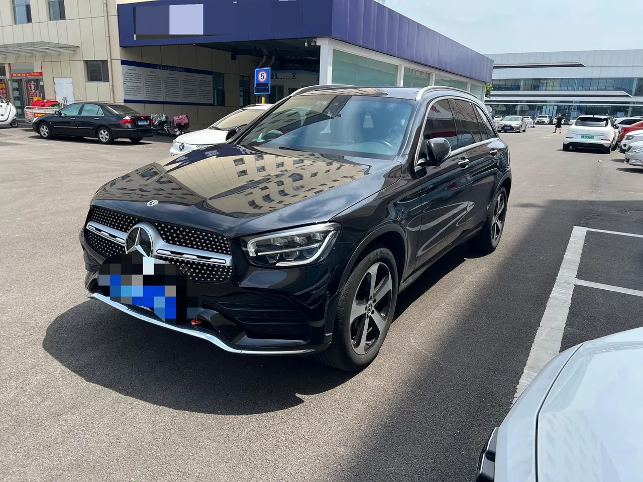Открыть галерею: Mercedes Benz 2022 GLC 260 L 4MATIC 2.0T Luxury (Change 2) Automatic Gear