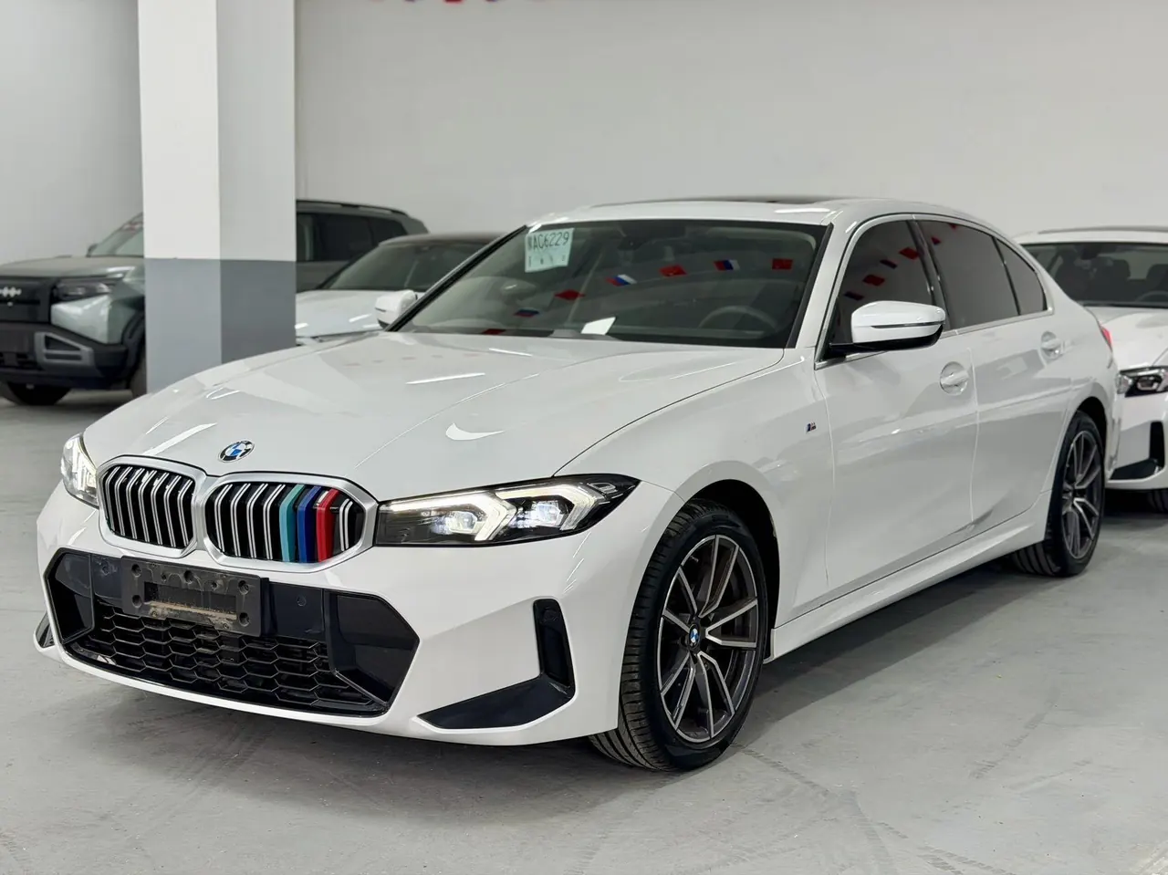 Open image lightbox: BMW 3 Series 2023 320Li 2.0T M Sports Suit Automatic Gear