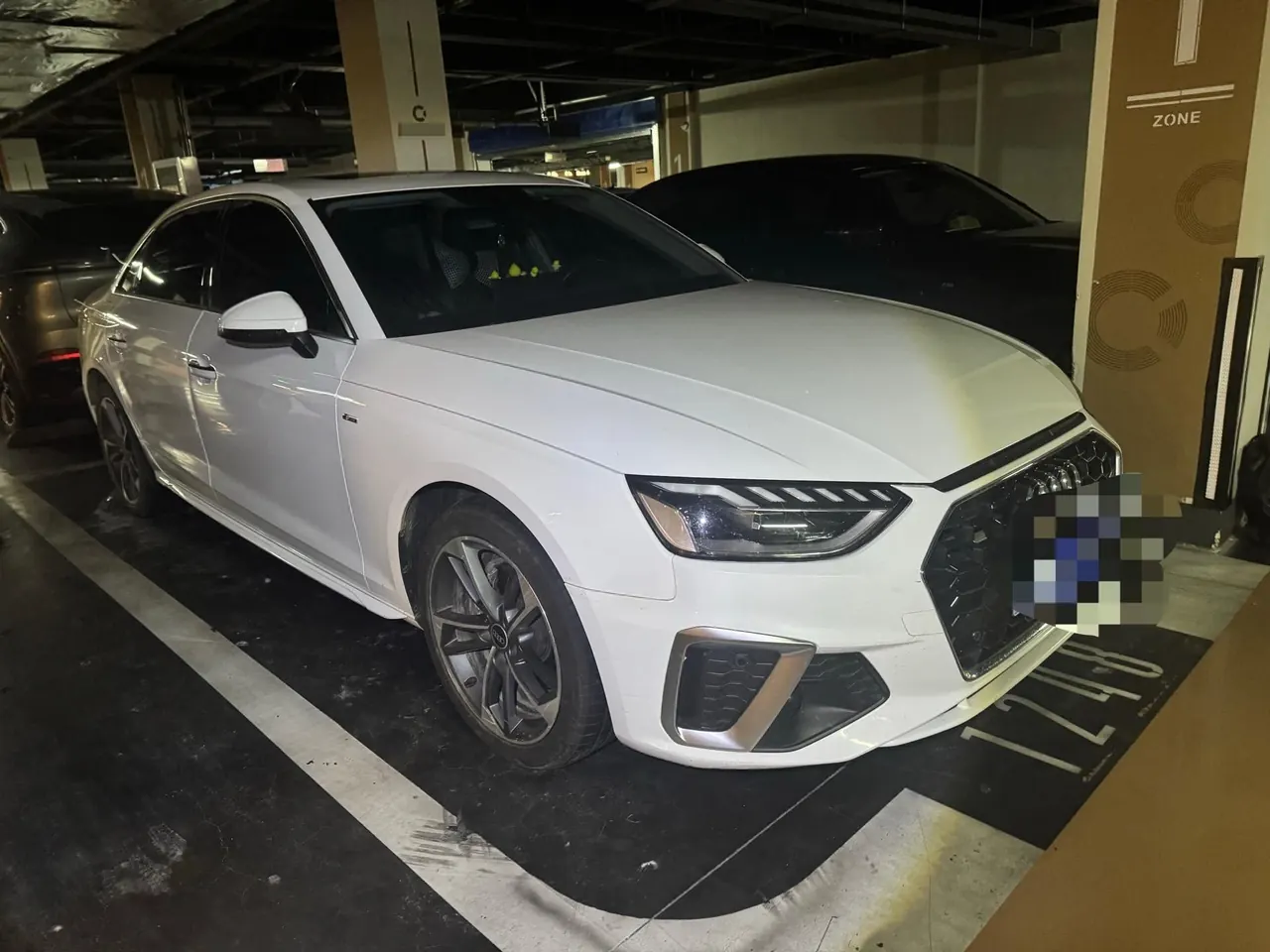 Audi 2022 A4L 2.0TFSI 40TFSI Fashion Dynamic Automatic 3