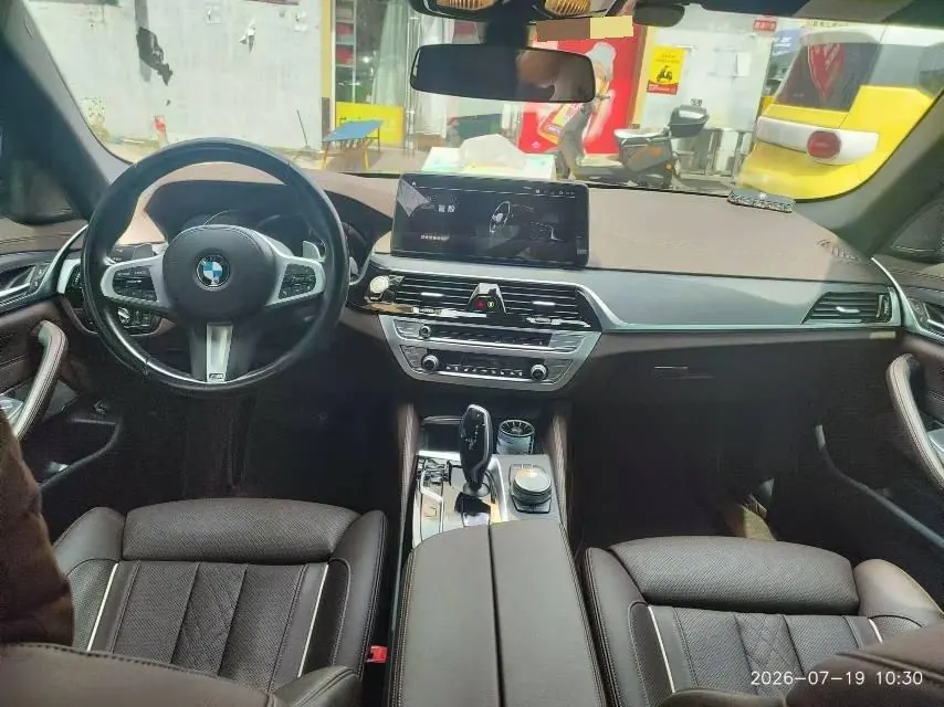 BMW 5 Series 2022 530Li 2.0T Leading Luxury Suit (Modified) Automatic Gear 3