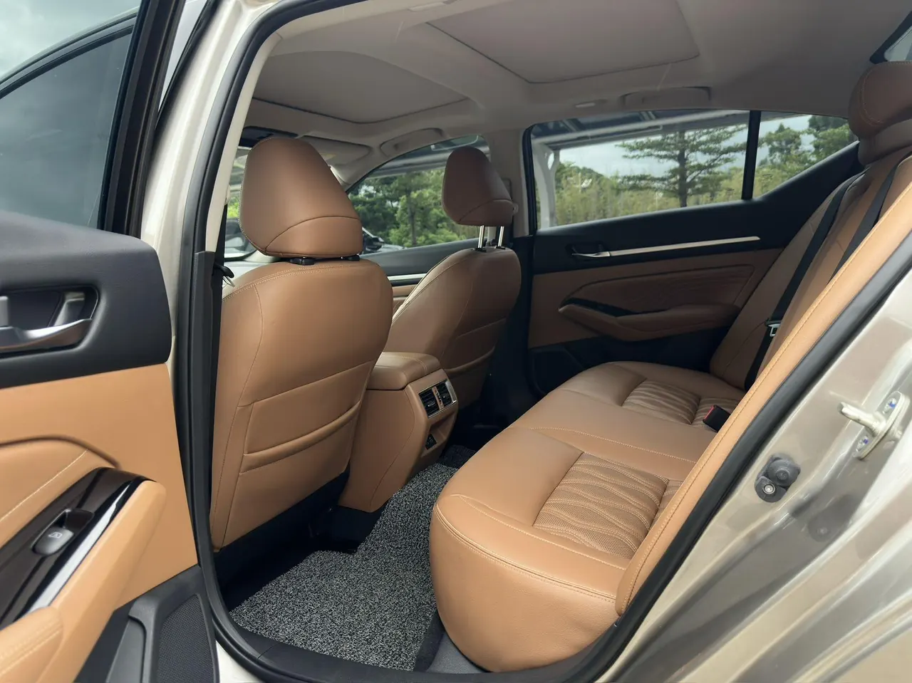 Nissan 2022 Teana 2.0 stepless XL-Upr premium version automatic gear 7