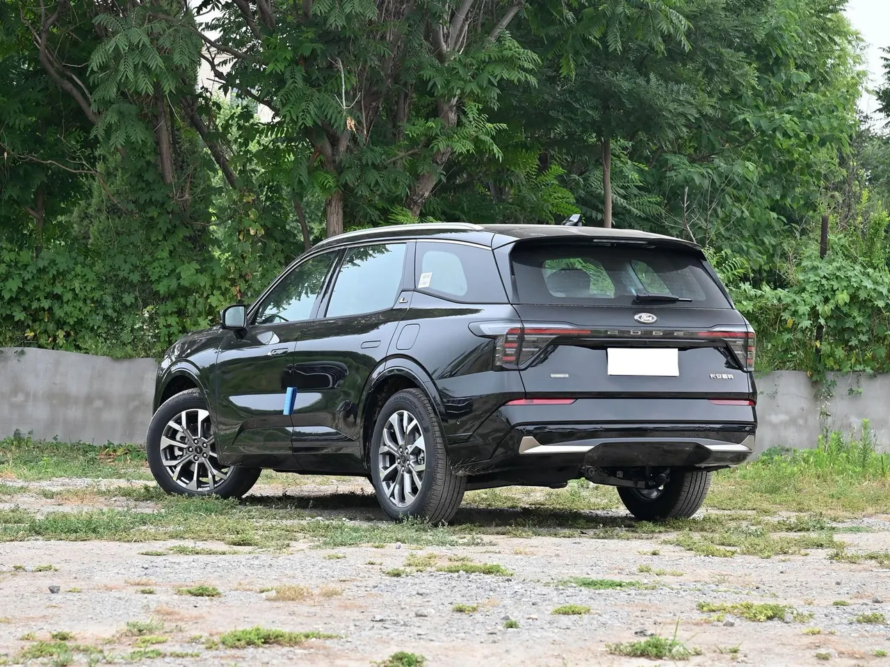 Ford 2023 Ruijie L 2.0T EcoBoost four-wheel drive 7-seat extreme automatic gear 7
