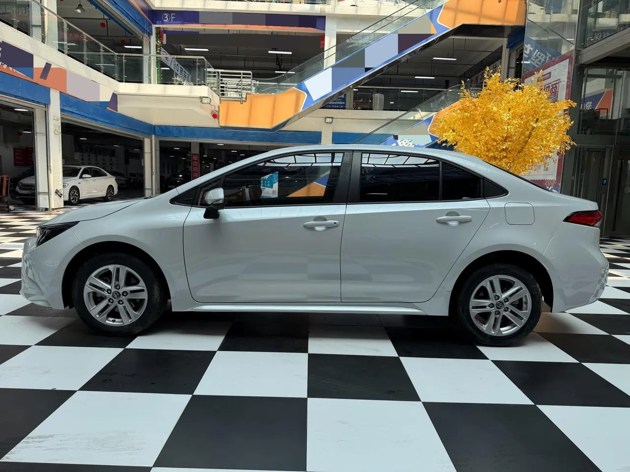 Toyota 2022 Lei Ling 1.2T Stepless 185T Deluxe Automatic Gear 16