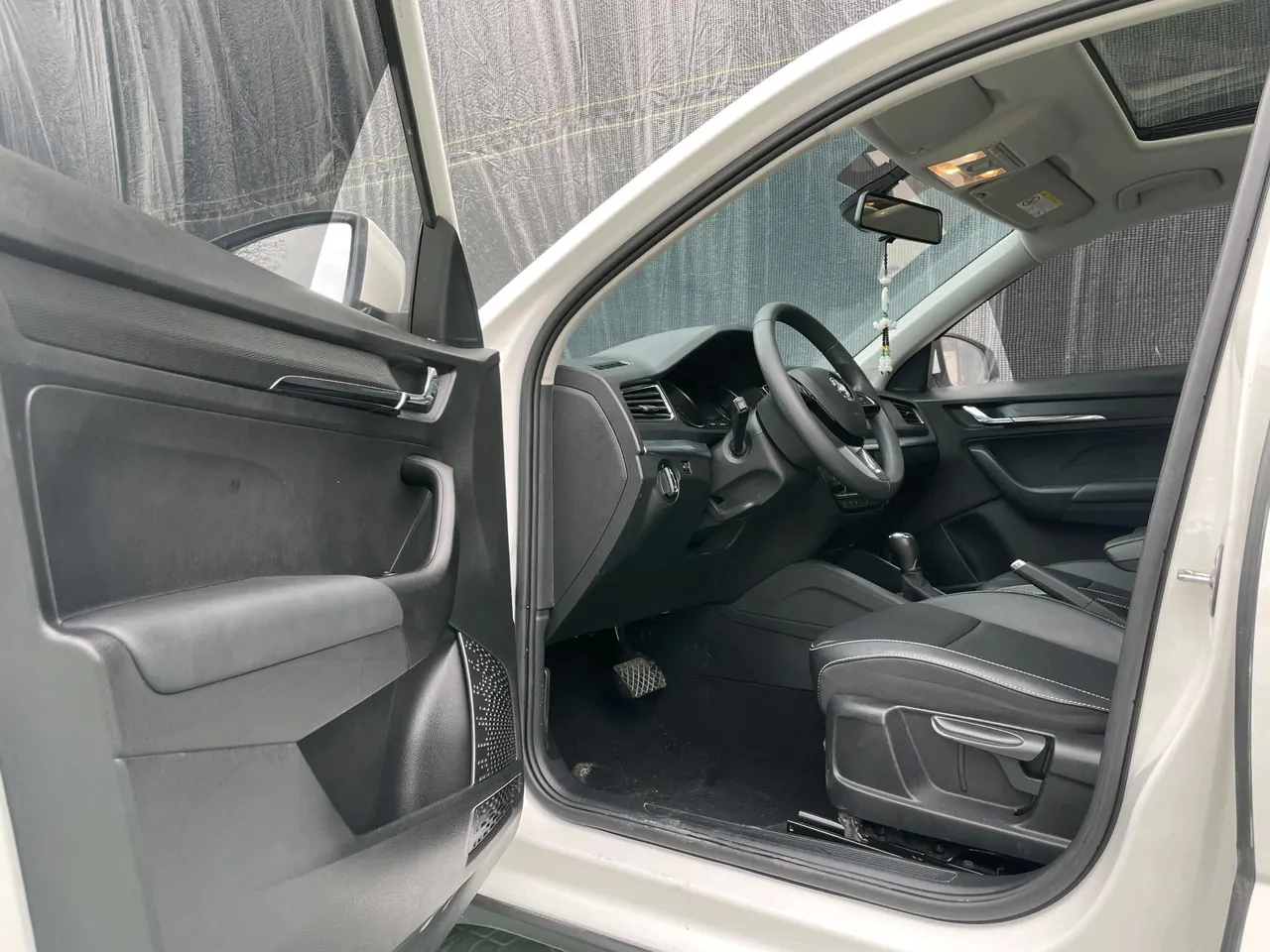 Skoda 2022 Komick 1.5 Comfortable Edition Automatic Gear 2