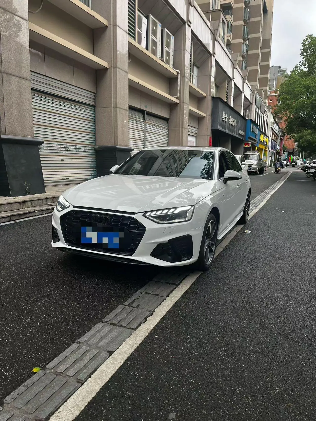 Open image lightbox: Audi 2023 A4L 2.0TFSI 40TFSI Fashion Dynamic Automatic