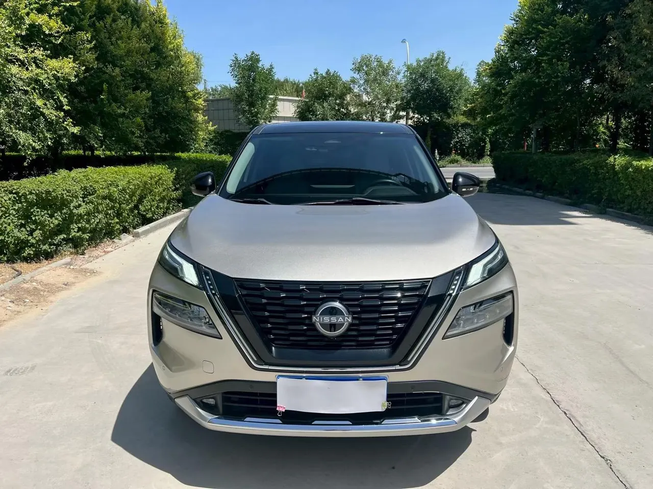 Nissan 2023 Qijun e-POWER 1.5 Super Mixed Dual Motor Four-wheel Drive Deluxe Automatic Gear 3