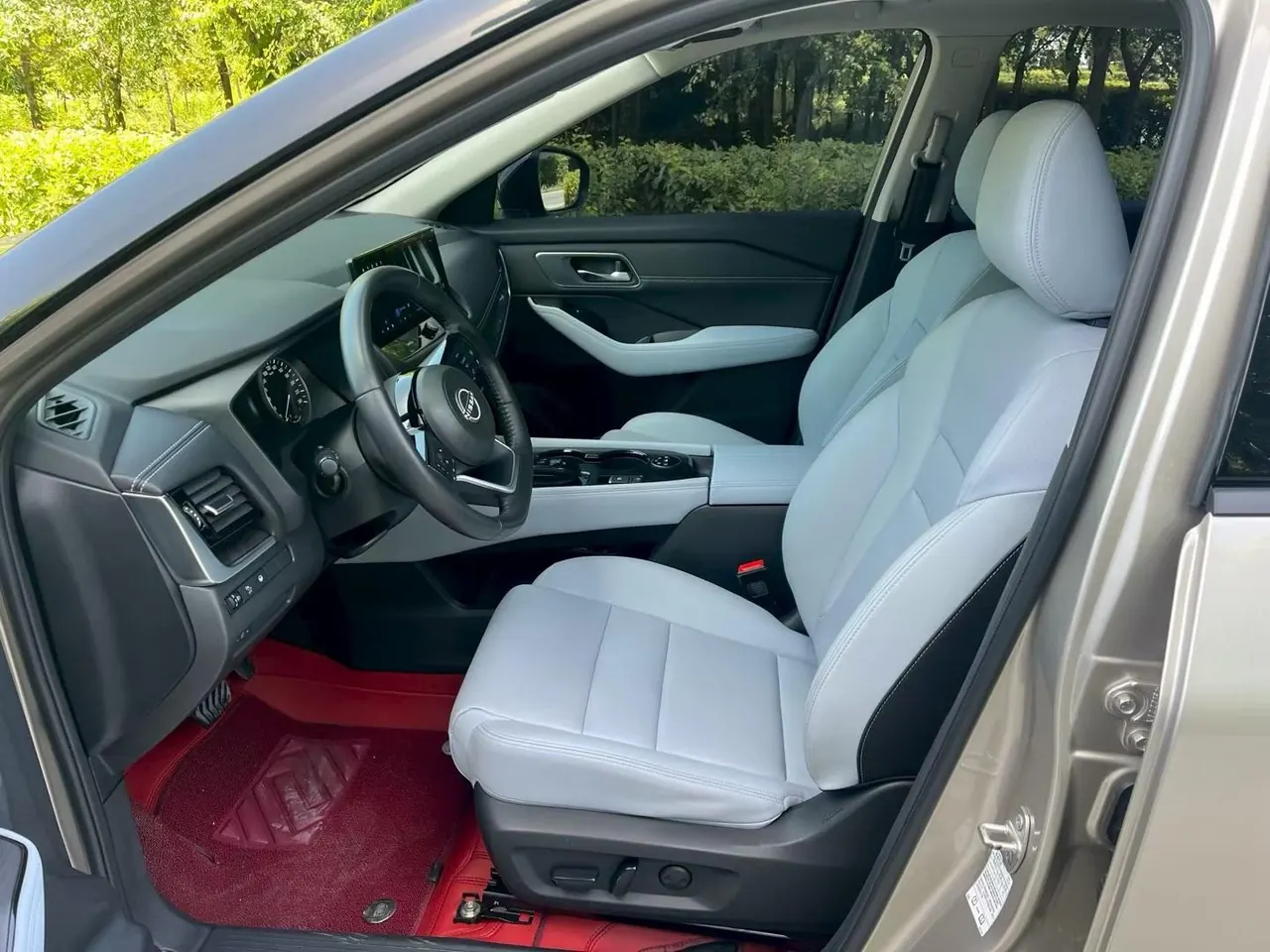 Nissan 2023 Qijun e-POWER 1.5 Super Mixed Dual Motor Four-wheel Drive Deluxe Automatic Gear 4