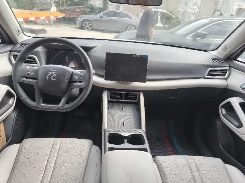 BYD 2024 Yuan UP 301KM Leading Automatic Gear 4