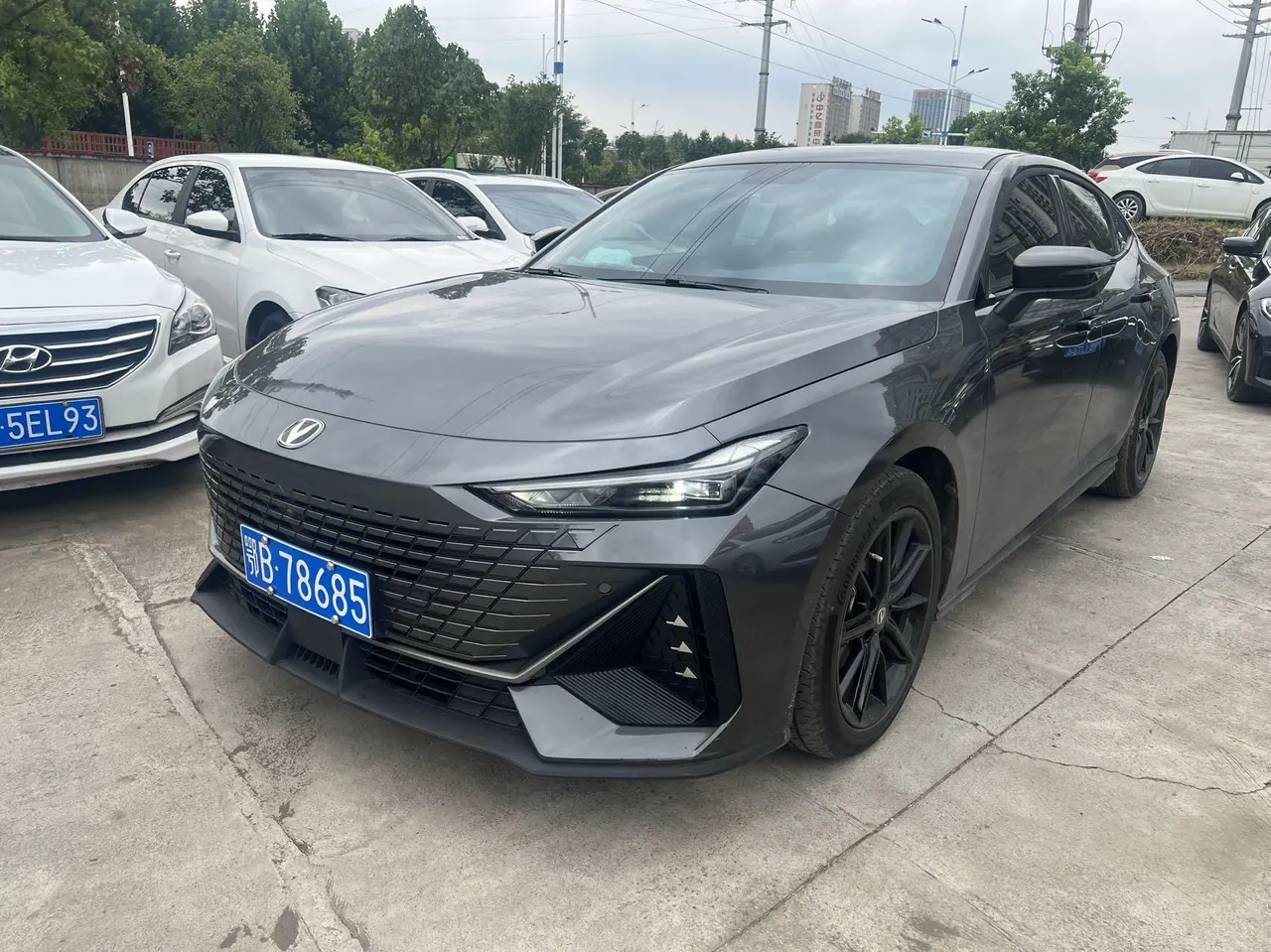 ChangAn 2024 UNI-V 1.5T exclusive automatic gear - View 1