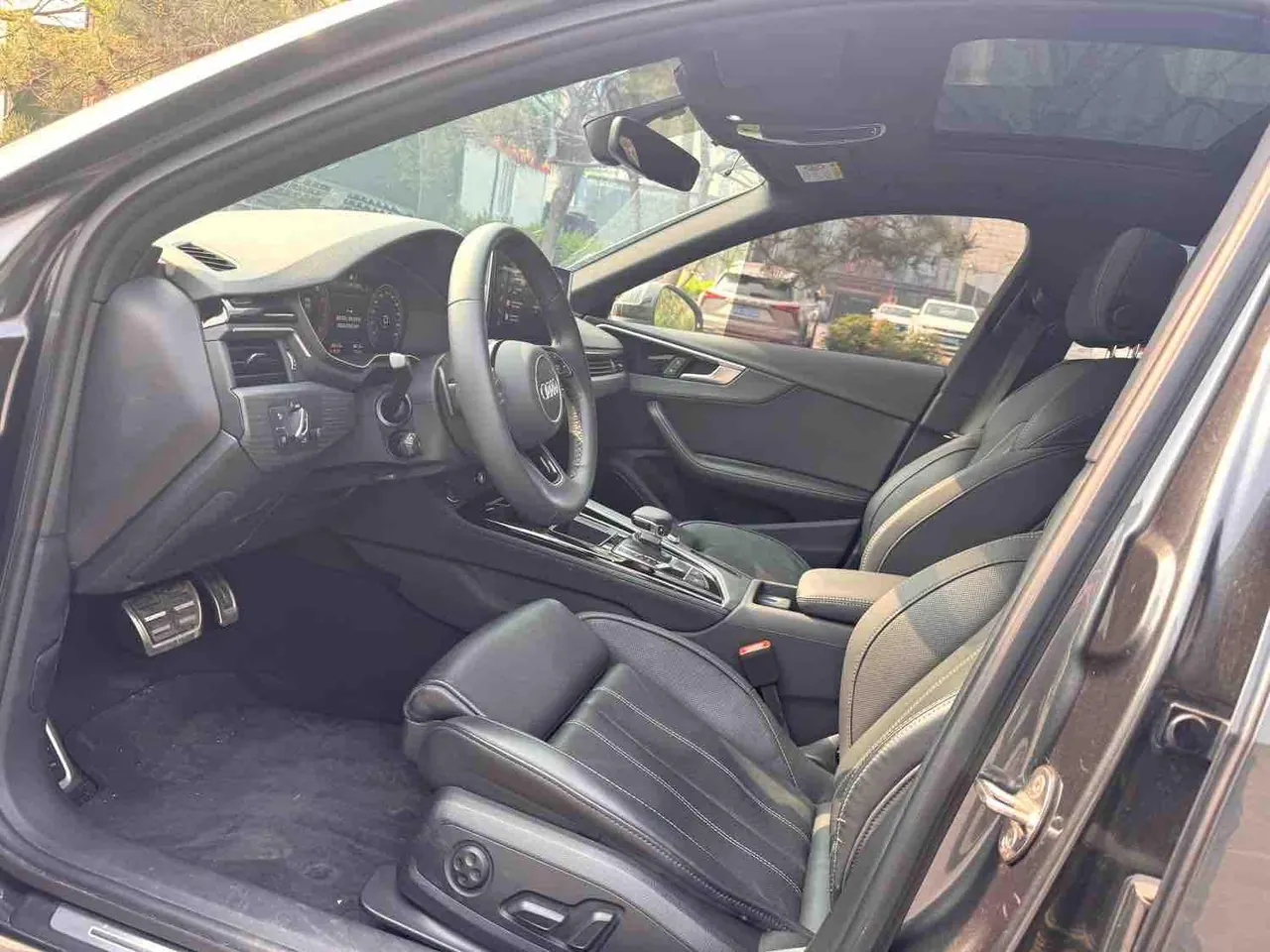 Audi 2023 A4L 2.0TFSI 40TFSI Deluxe Dynamic Automatic 8