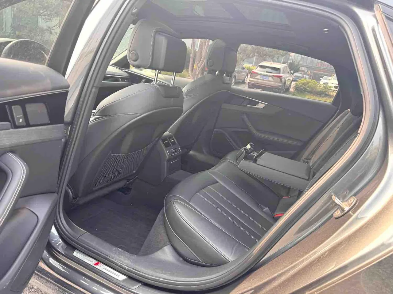 Audi 2023 A4L 2.0TFSI 40TFSI Deluxe Dynamic Automatic 9