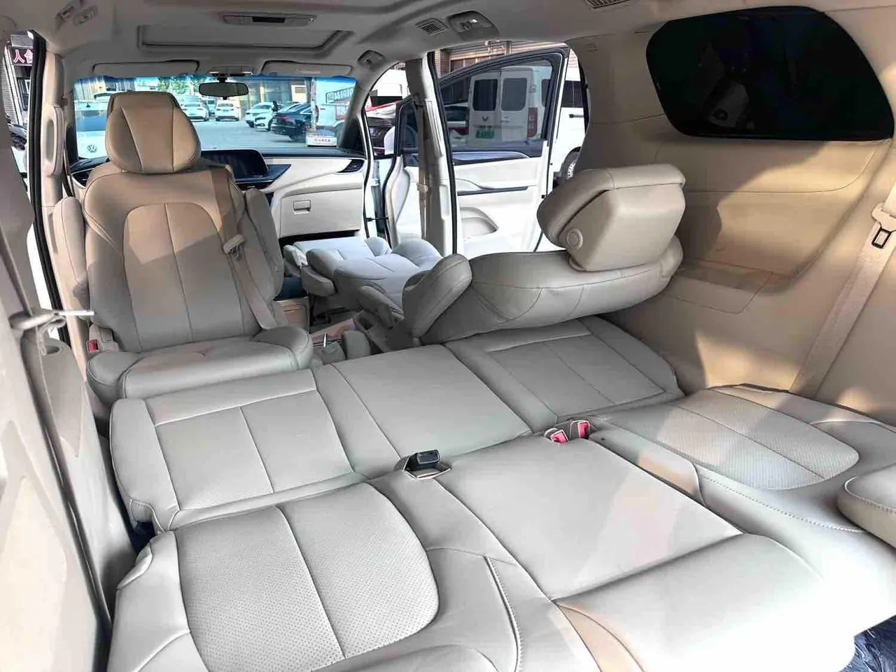 Buick 2023 GL8 ES Lu Zun 48V 2.0T 653T Exclusive Automatic Gear 10