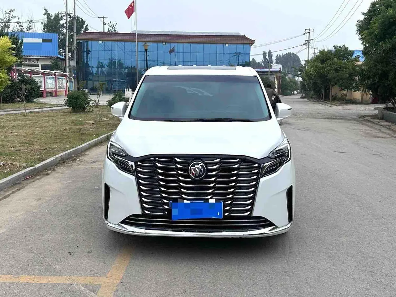 Buick 2023 GL8 ES Lu Zun 48V 2.0T 653T Exclusive Automatic Gear 2