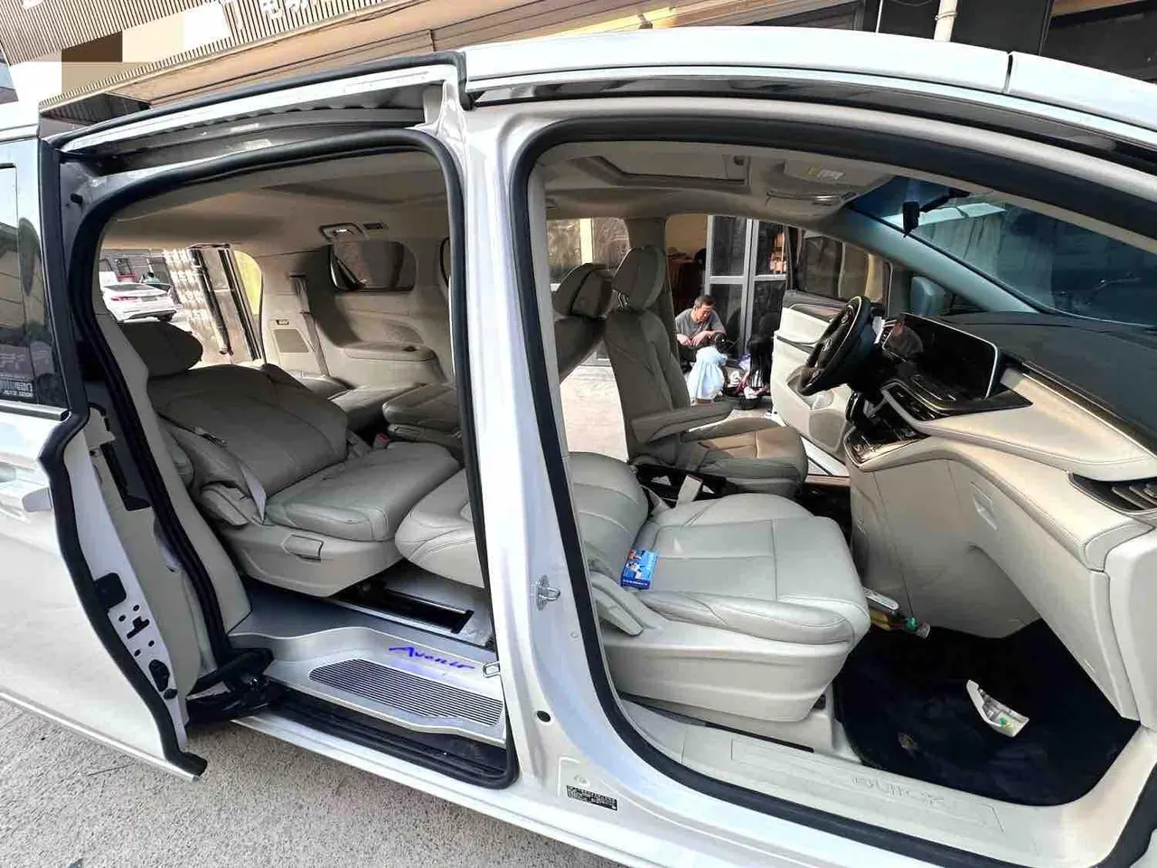 Buick 2023 GL8 ES Lu Zun 48V 2.0T 653T Exclusive Automatic Gear 9