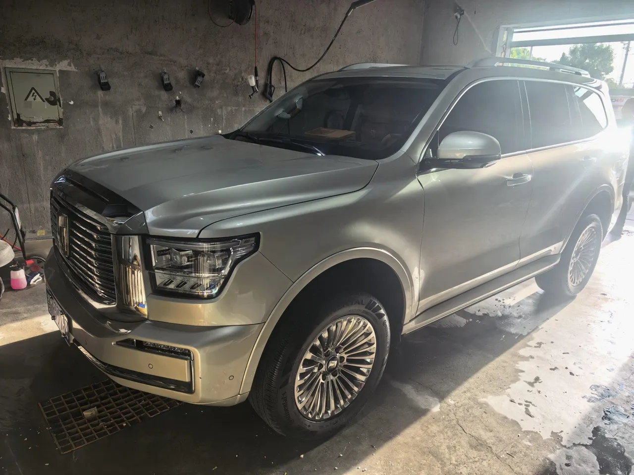 Open image lightbox: Tank 2023 Tank 500 48V 3.0T Sports Edition Dengfeng 5-seat Automatic Gear