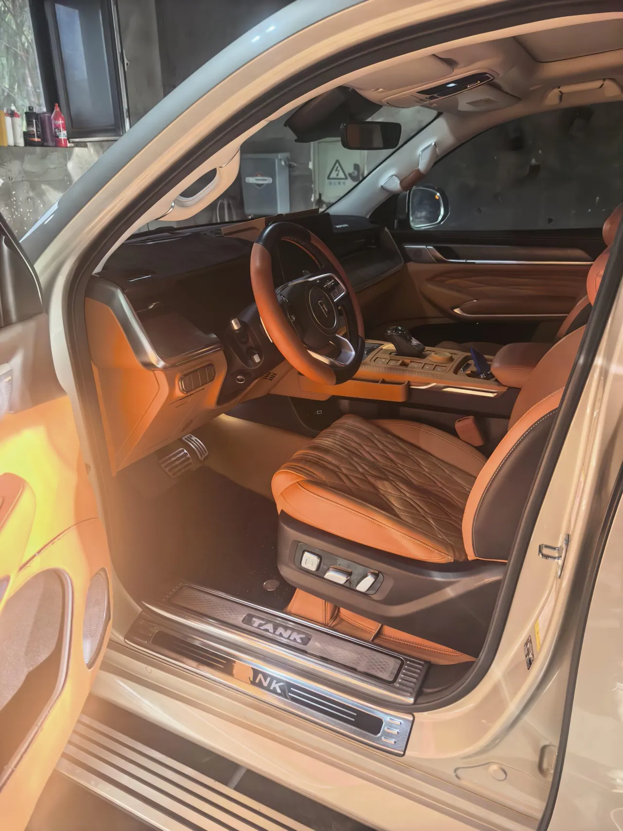 Tank 2023 Tank 500 48V 3.0T Sports Edition Dengfeng 5-seat Automatic Gear 2