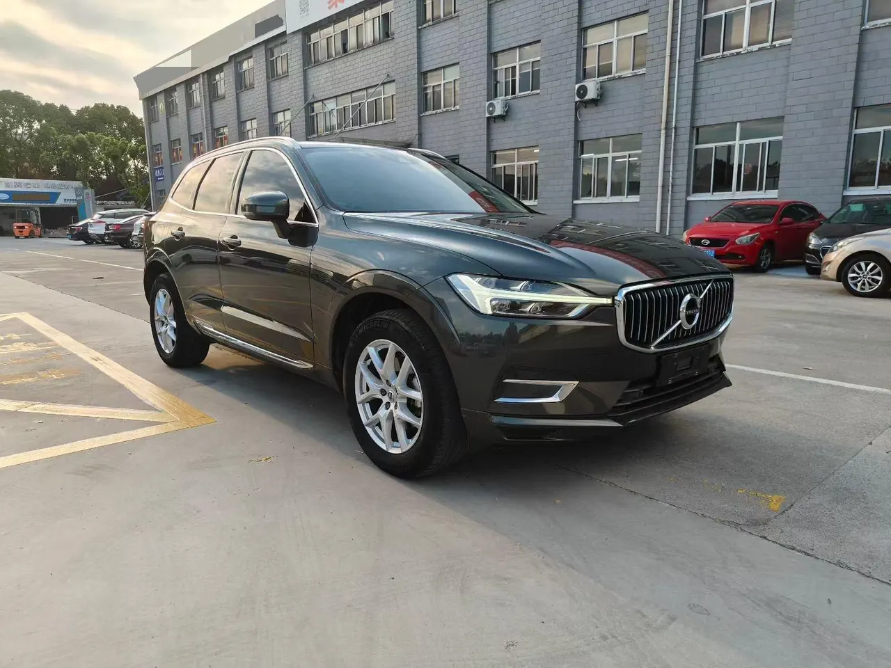 Volvo 2020 XC60 2.0T T5 4-wheel drive smart luxury automatic gear 3