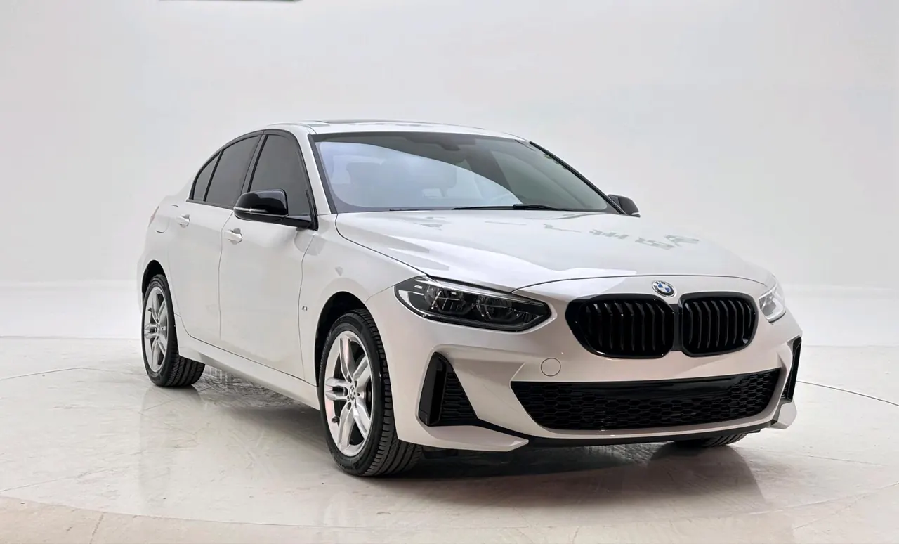 BMW 1 Series 2022 120i 1.5T M Sports Obsidian Night Edition Automatic Gear 2