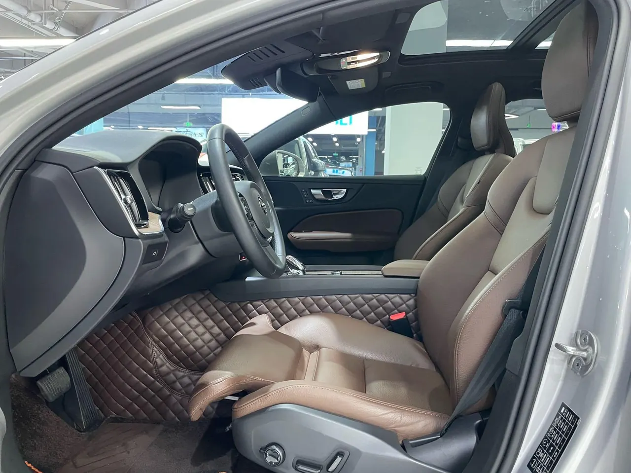 Volvo 2023 S60 48V 2.0T B4 Zhiyuan Deluxe Edition Automatic Gear 4