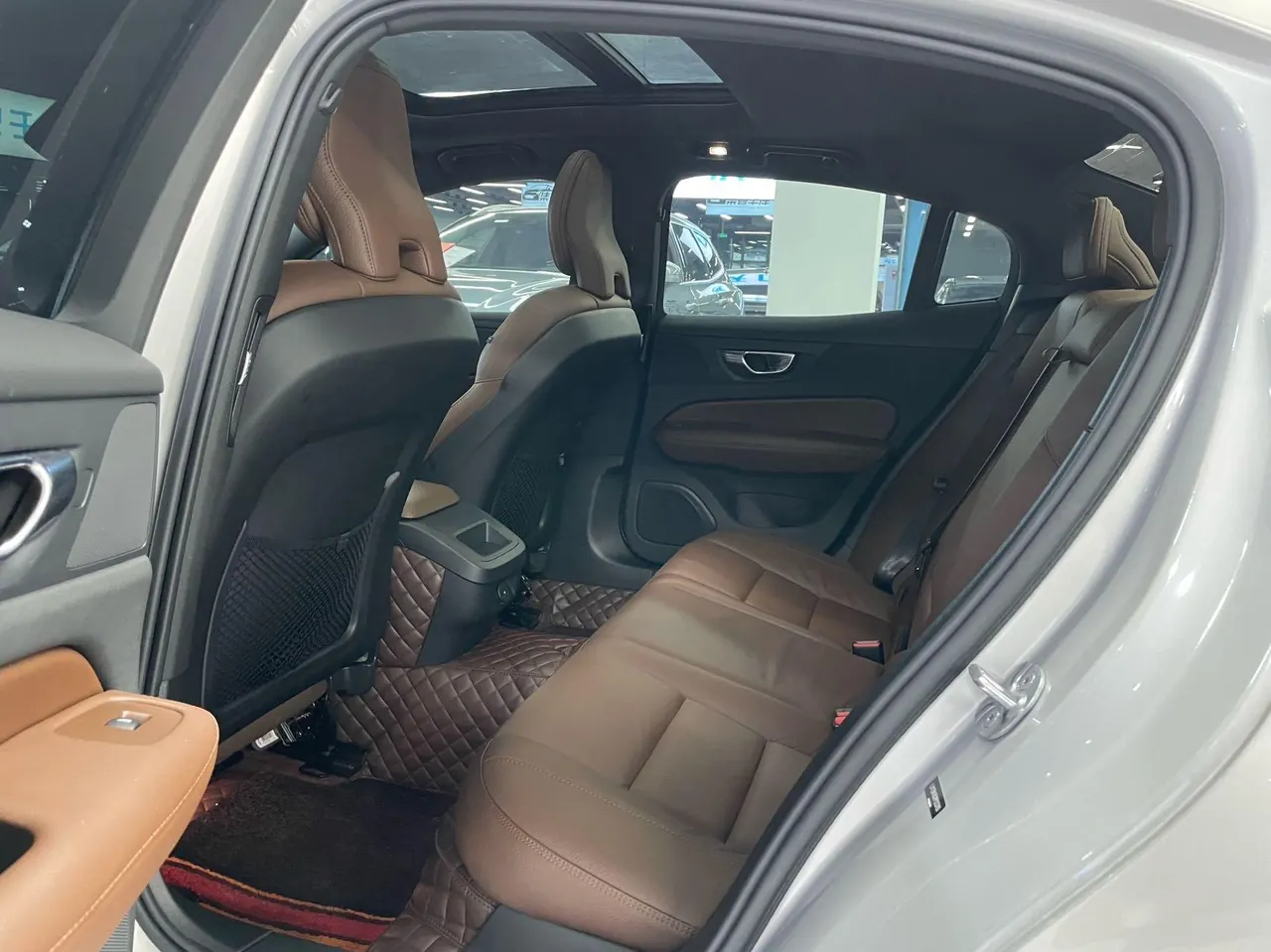 Volvo 2023 S60 48V 2.0T B4 Zhiyuan Deluxe Edition Automatic Gear 5