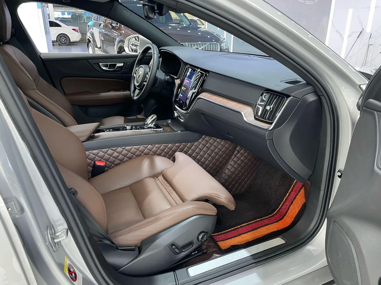 Volvo 2023 S60 48V 2.0T B4 Zhiyuan Deluxe Edition Automatic Gear 8