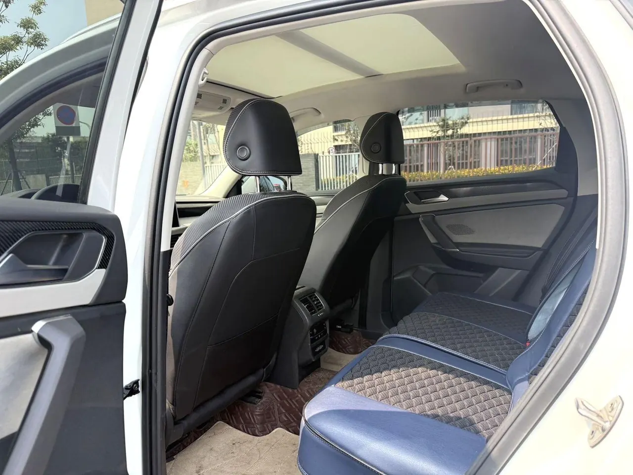 Volkswagen 2023 Tanyue X 2.0TSI 330TSI Two-Drive Distinguished High-Energy Edition Automatic Gear 2