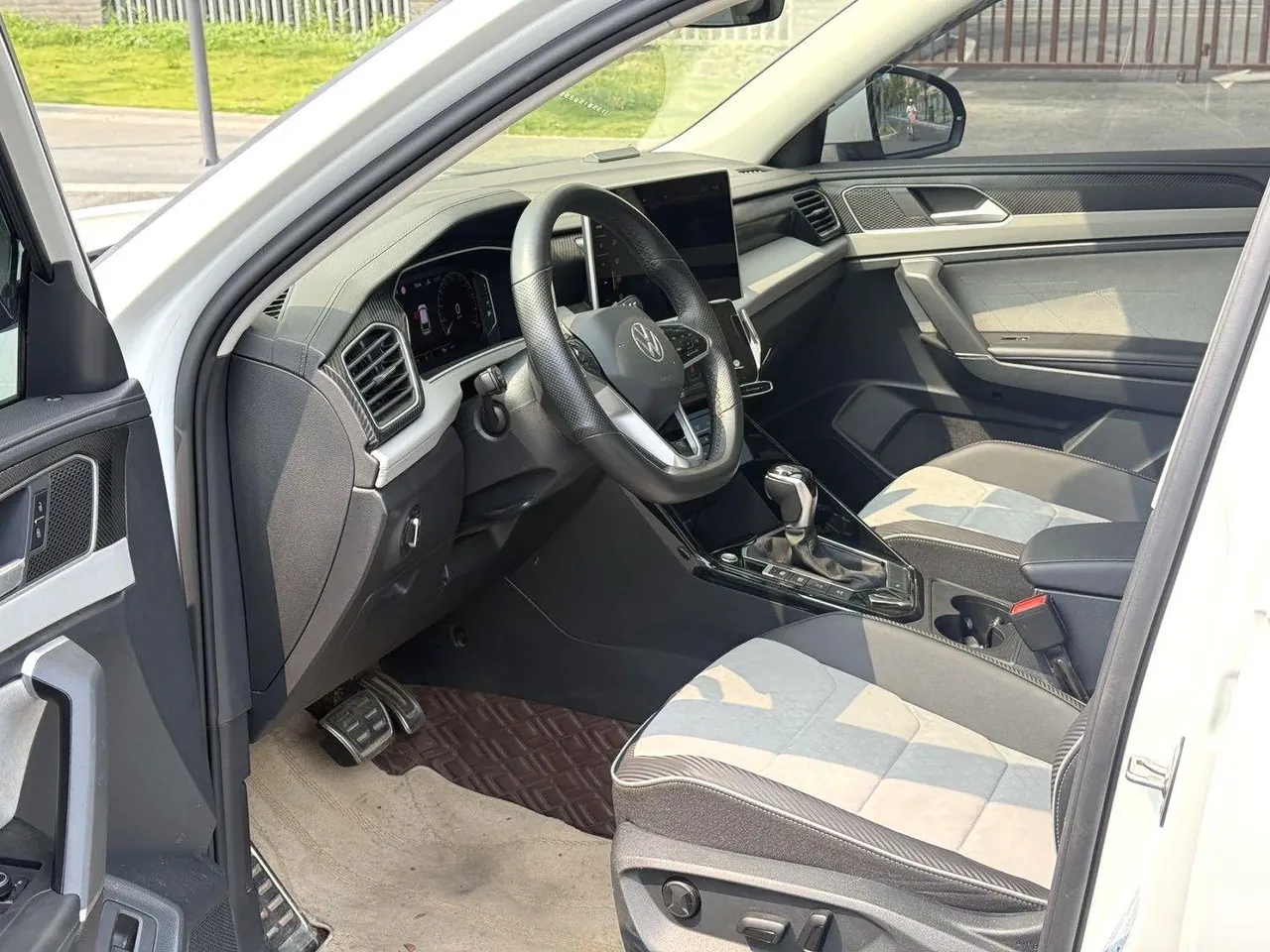 Volkswagen 2023 Tanyue X 2.0TSI 330TSI Two-Drive Distinguished High-Energy Edition Automatic Gear 3