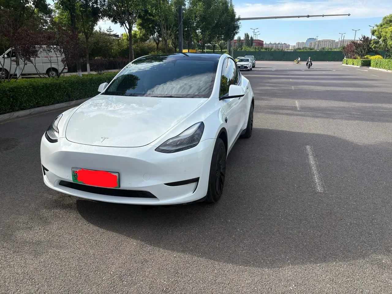 Tesla 2022 Model Y rear-wheel drive version (facelift) automatic gear - View 1