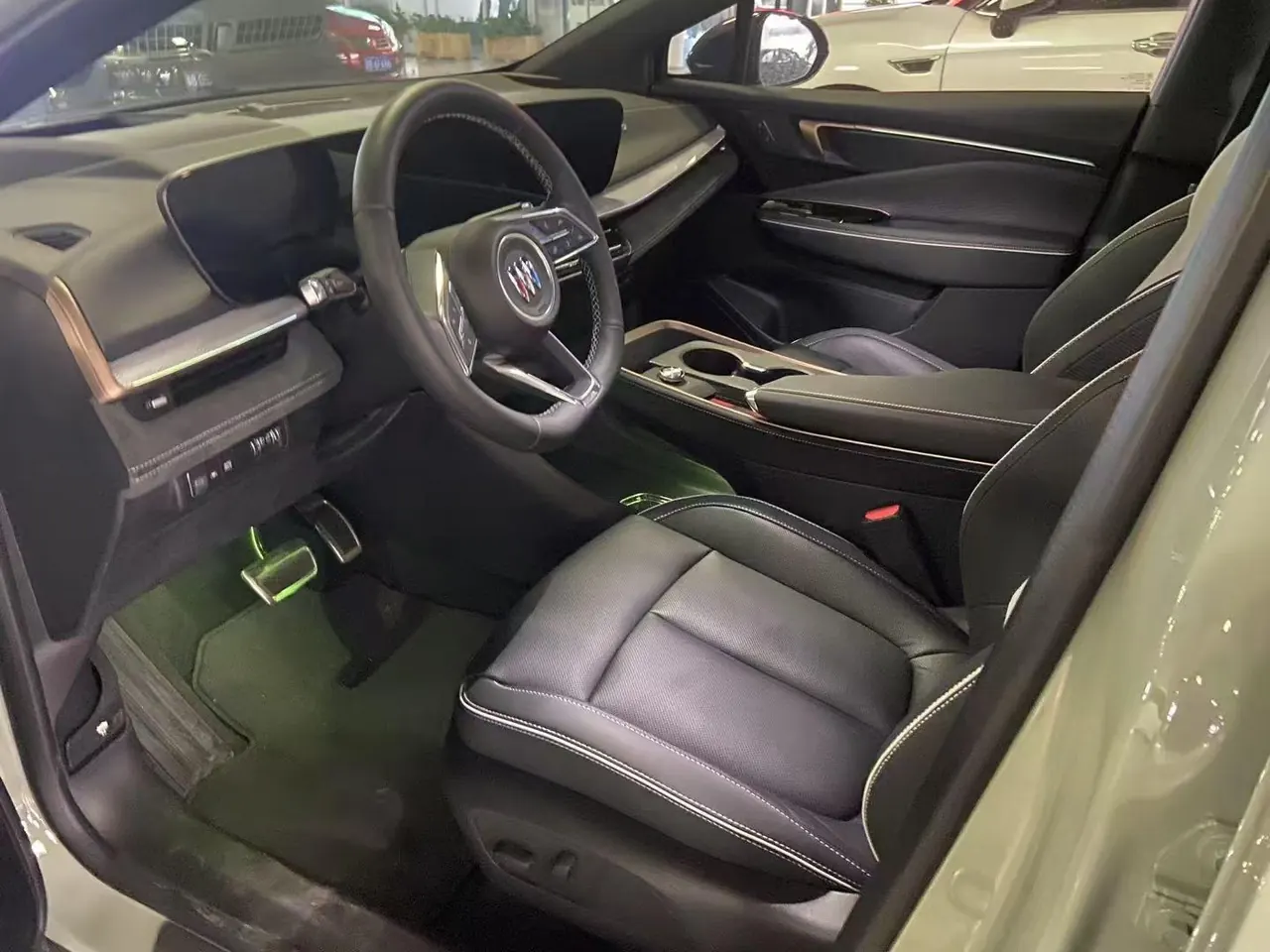 Buick 2023 E4 GS GS Edition Automatic Gear 2