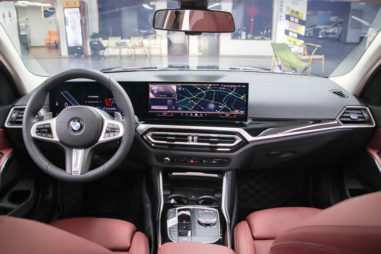 BMW 3 Series 2023 320i 2.0T M Sports Suit Automatic Gear 3