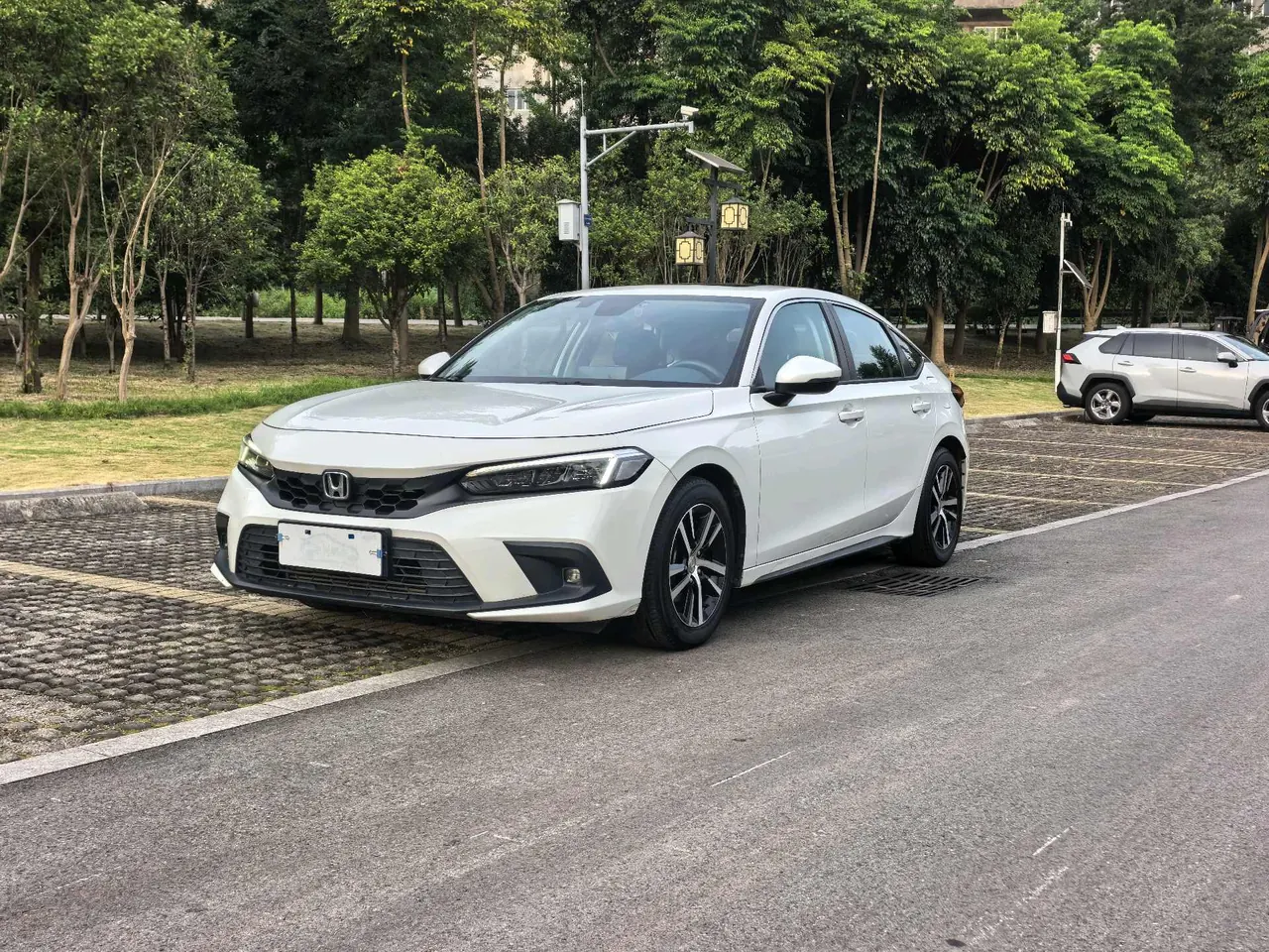 Открыть галерею: Honda 2023 Civic Hatchback 1.5T Stepless 240TURBO Extreme Jump Automatic Gear