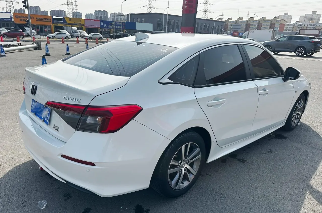 Honda 2022 Civic 1.5T Stepless 180TURBO Shangqing Edition Automatic Gear 16