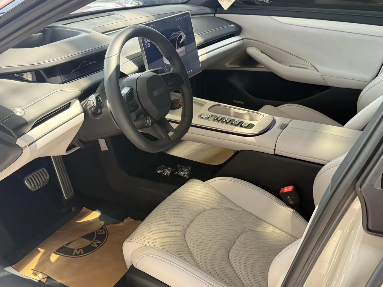MI 2024 SU 7 800km 4-wheel drive ultra-long endurance high-end smart driving Max version automatic gear 4