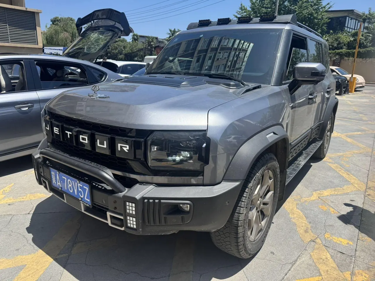 Open image lightbox: Jetour 2023 Traveler 2.0T Four-wheel Drive Conquer PRO Automatic Gear