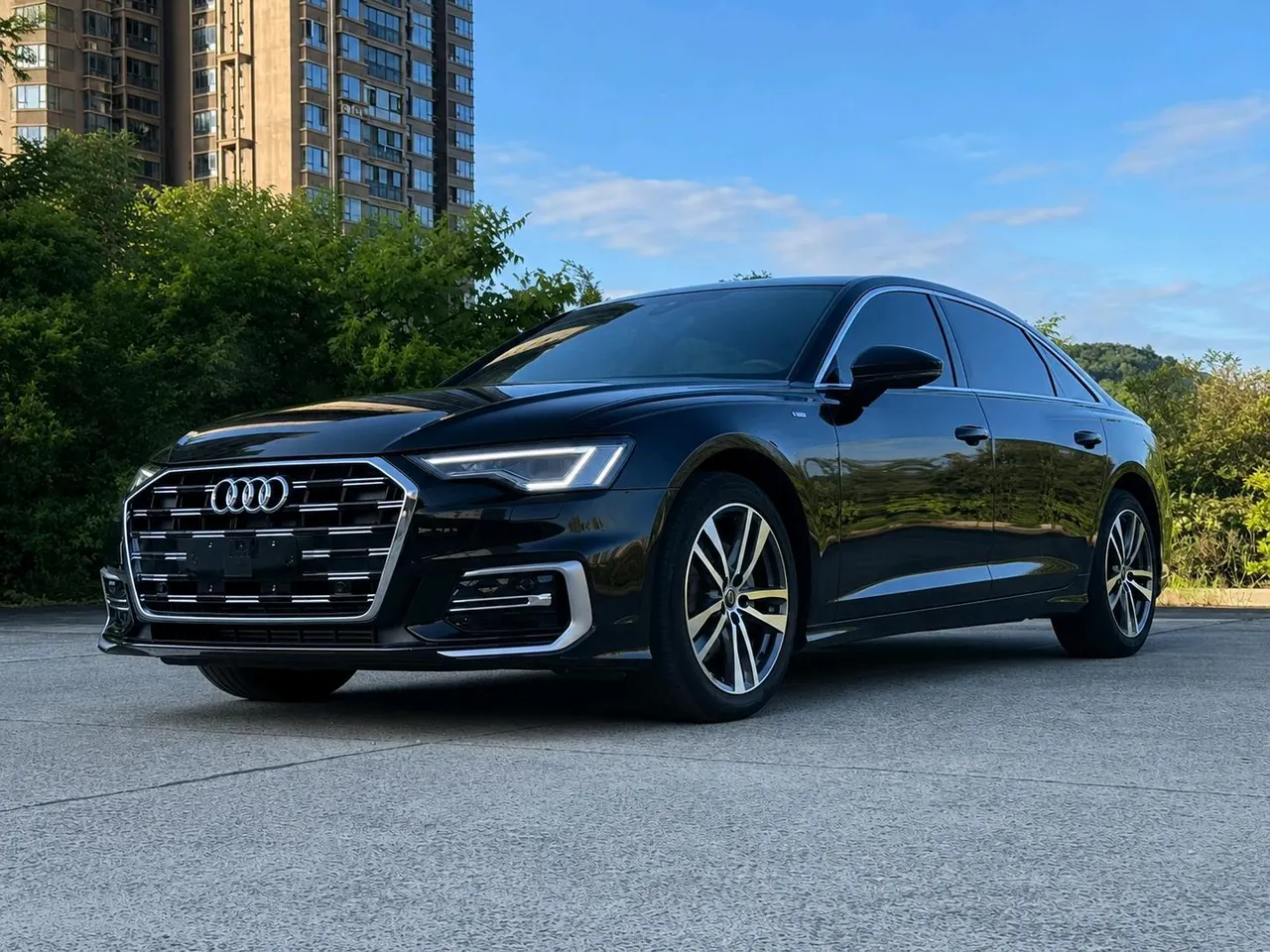 Audi 2024 A6L 2.0TFSI 40TFSI Deluxe Dynamic Automatic - View 1
