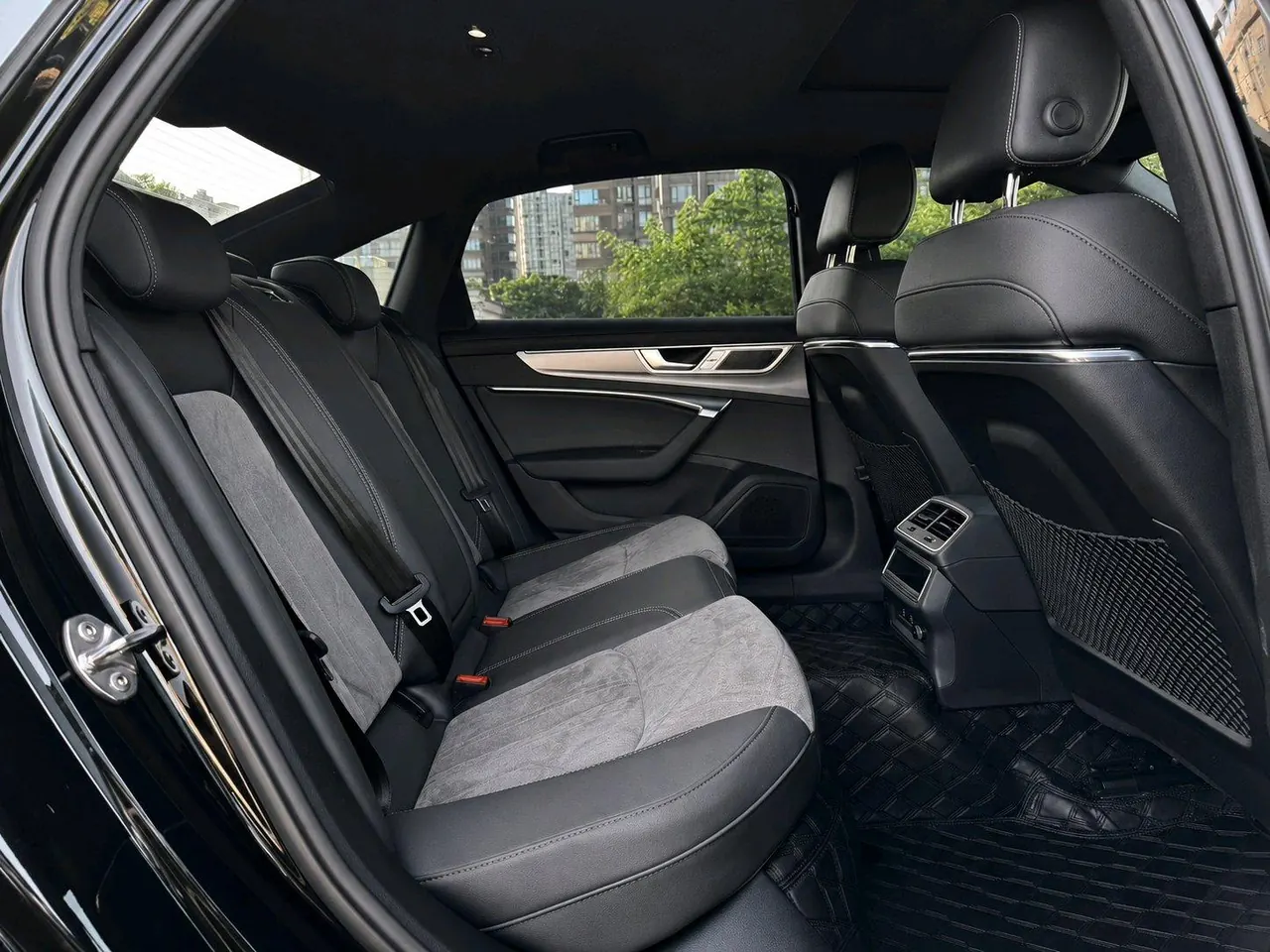 Audi 2024 A6L 2.0TFSI 40TFSI Deluxe Dynamic Automatic 10