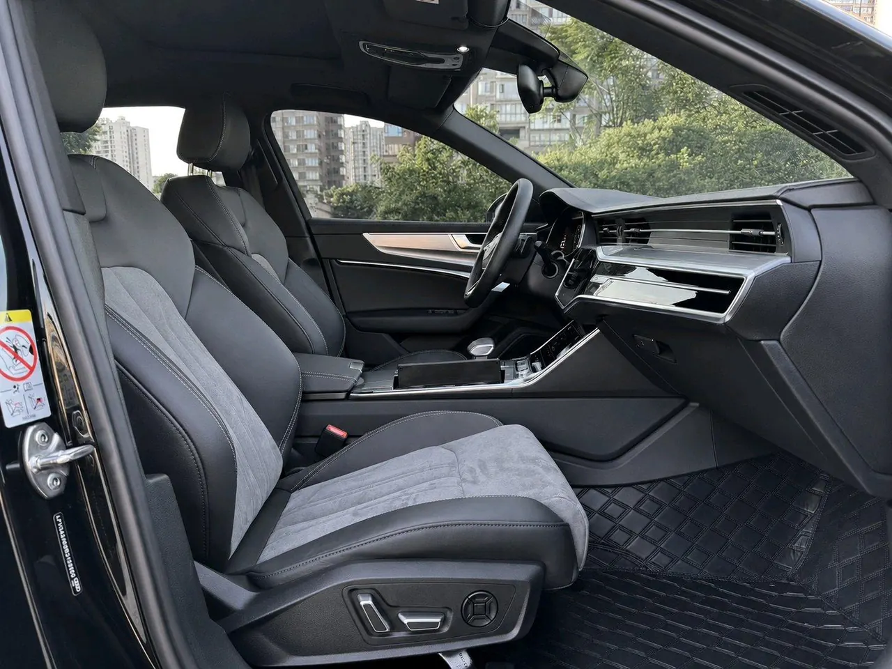 Audi 2024 A6L 2.0TFSI 40TFSI Deluxe Dynamic Automatic 8