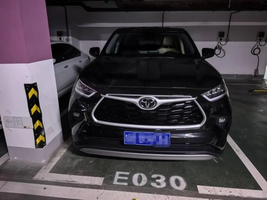 Toyota 2026 Highlander Dual Engine 2.5 Stepless Intelligent Electric Hybrid Two-Drive Elite Edition 5-seat Automatic Transmission 2