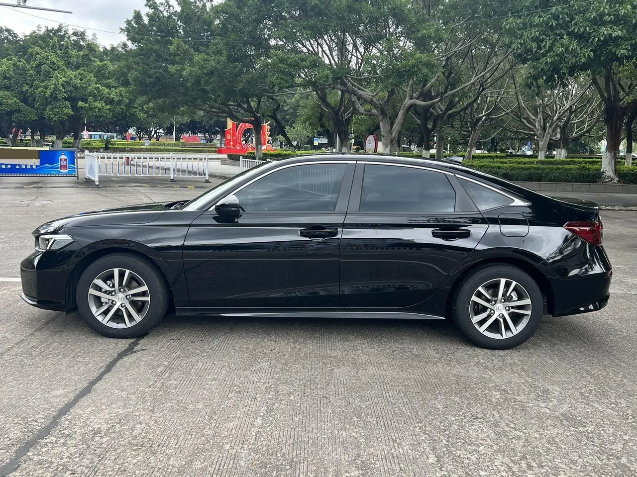 Honda 2025 Civic 1.5T Stepless 240TURBO Zhiqu Plus Automatic Gear 3