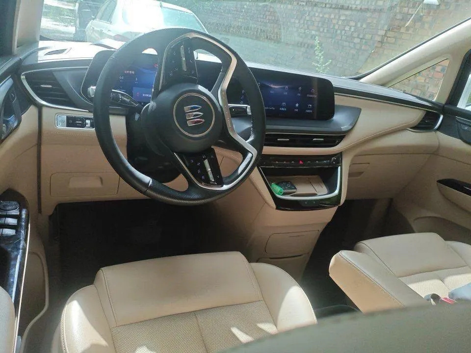 Buick 2025 GL8 Lu Shang 1.5T Premium Edition 7-seat Automatic Gear 7