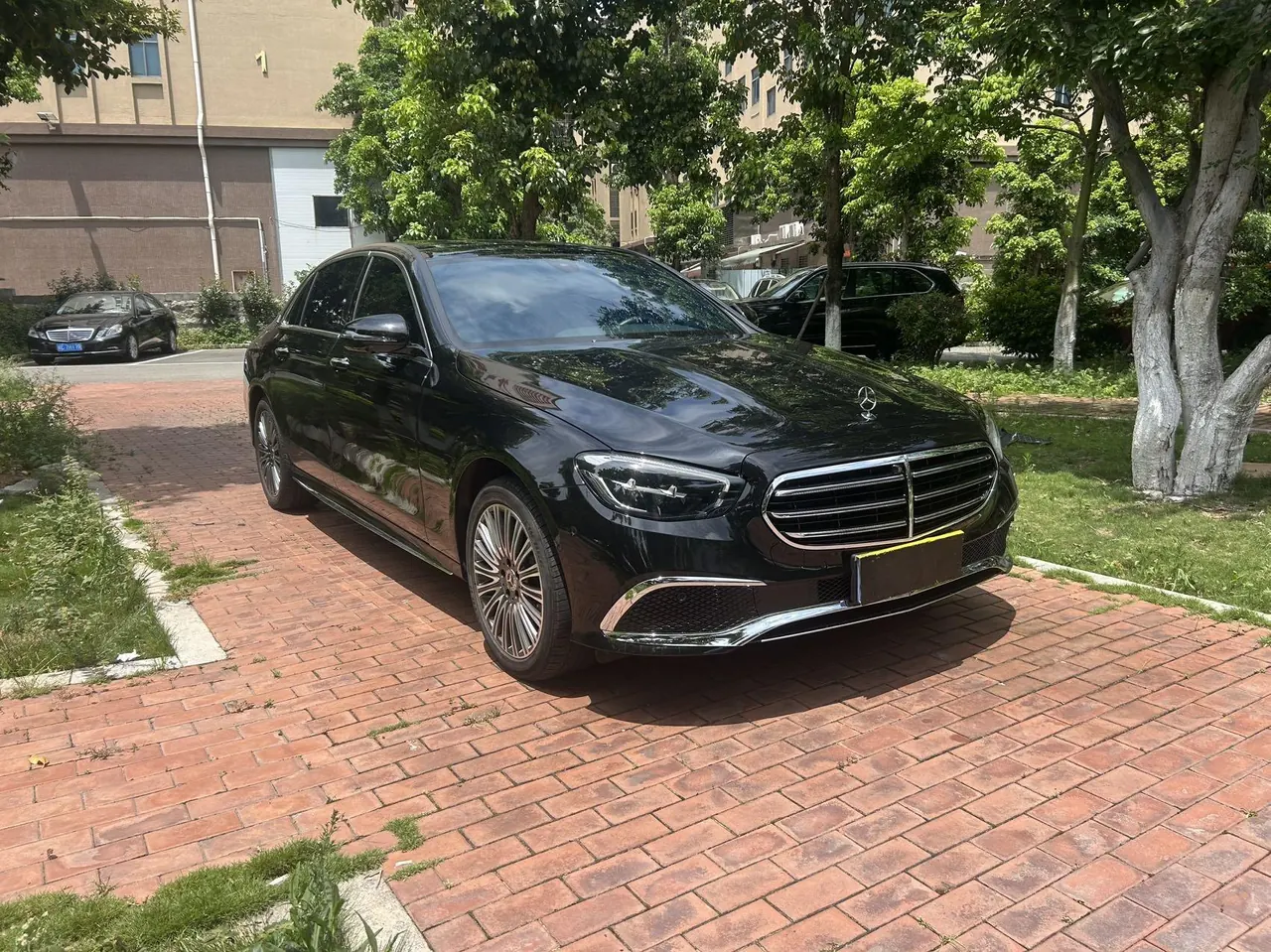 Mercedes Benz E Class 2023 E 300 L 2.0T Sports Luxury Automatic Gear 4