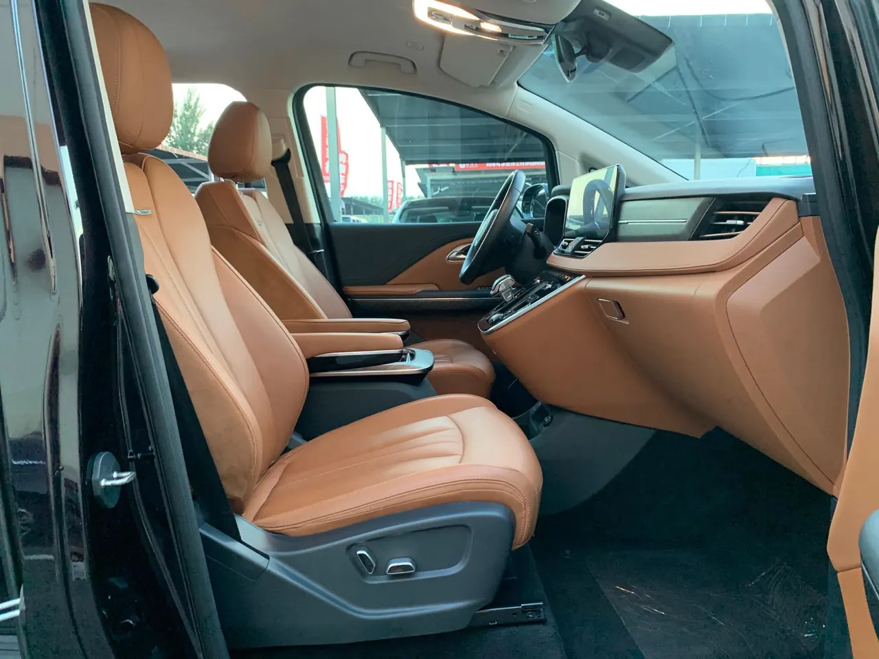 HongQi 2024 HQ9 PHEV 2.0T 4WD Business Edition Automatic Gear 14
