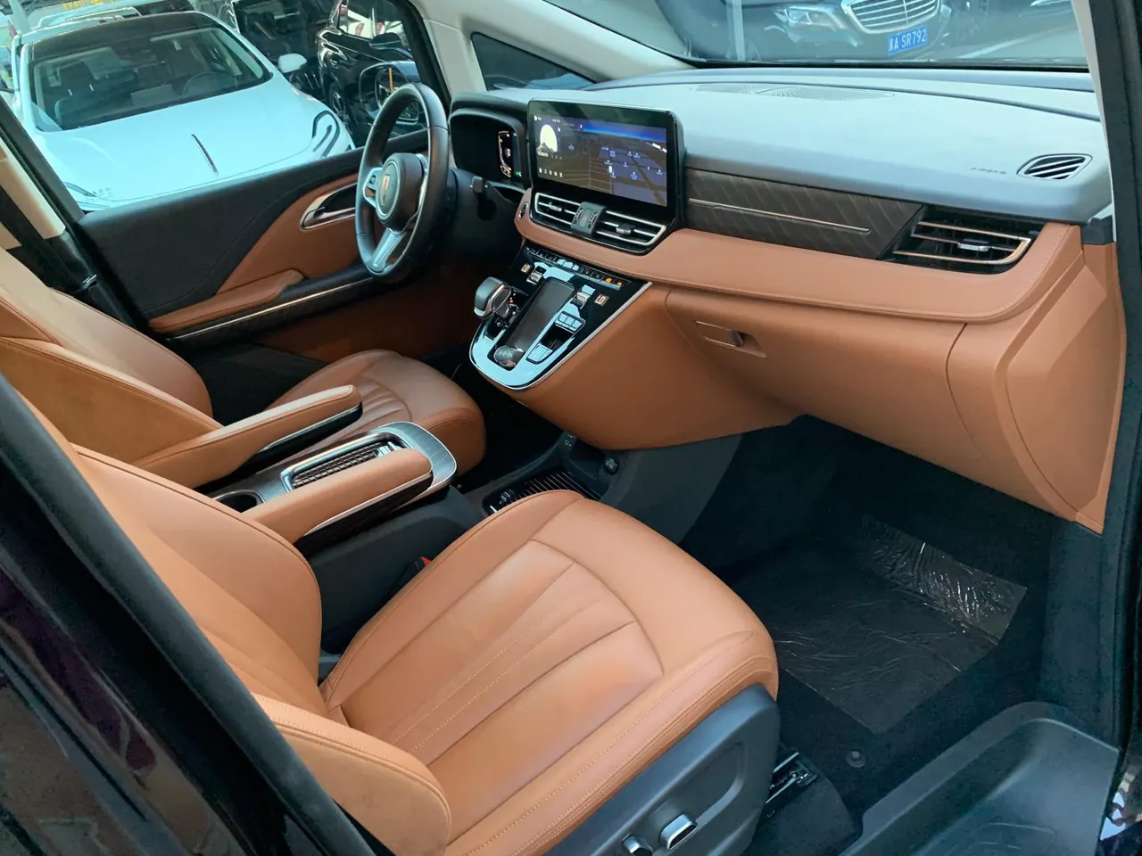 HongQi 2024 HQ9 PHEV 2.0T 4WD Business Edition Automatic Gear 15