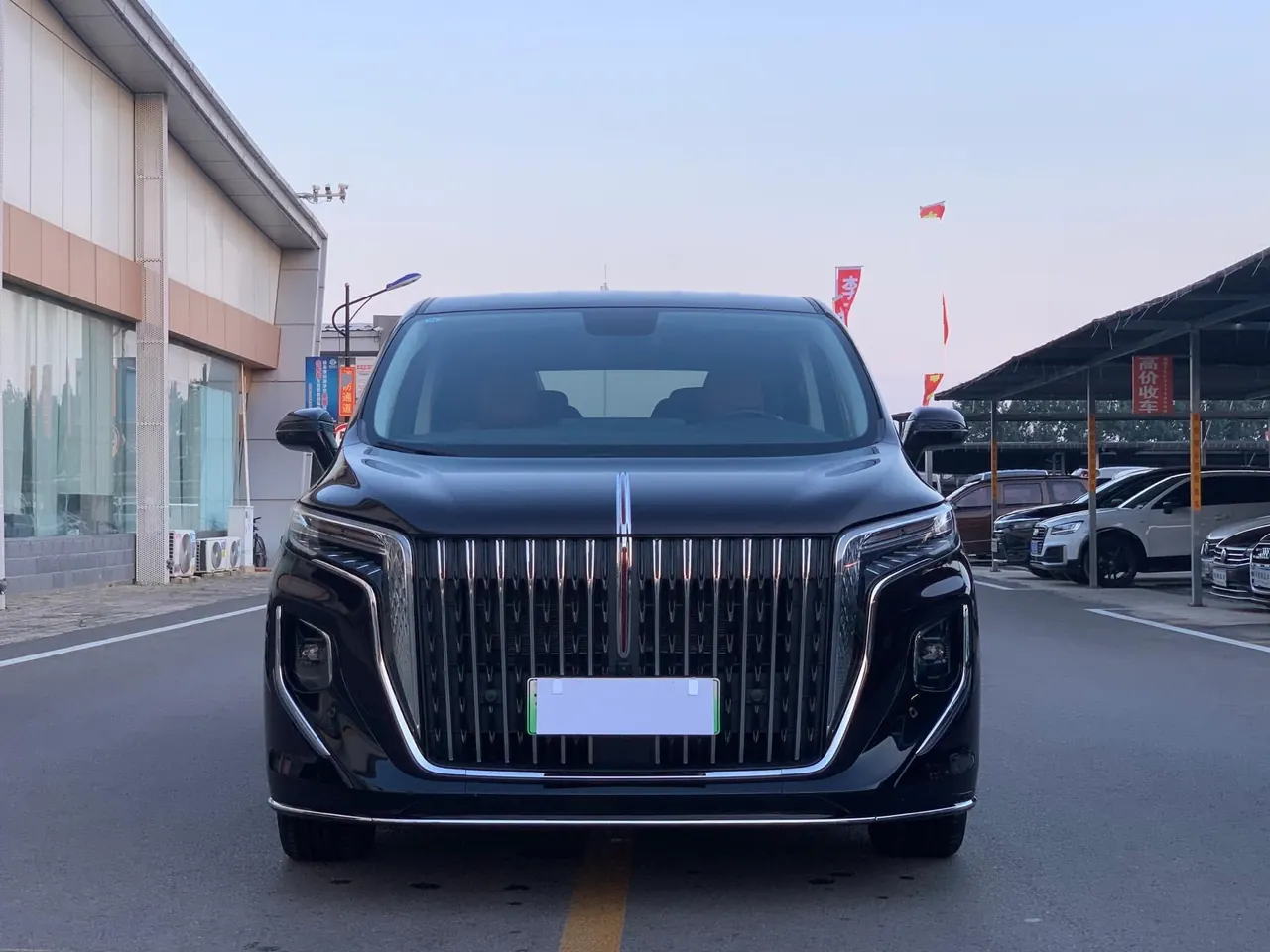 HongQi 2024 HQ9 PHEV 2.0T 4WD Business Edition Automatic Gear 2