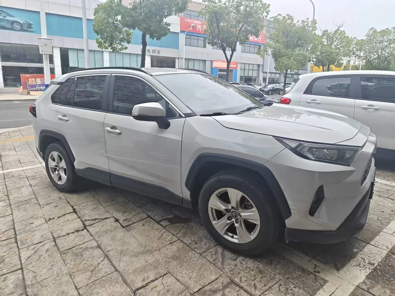 Toyota 2022 RAV4 Rongbo 2.0 Stepless Two-Drive City Edition Automatic Gear 5