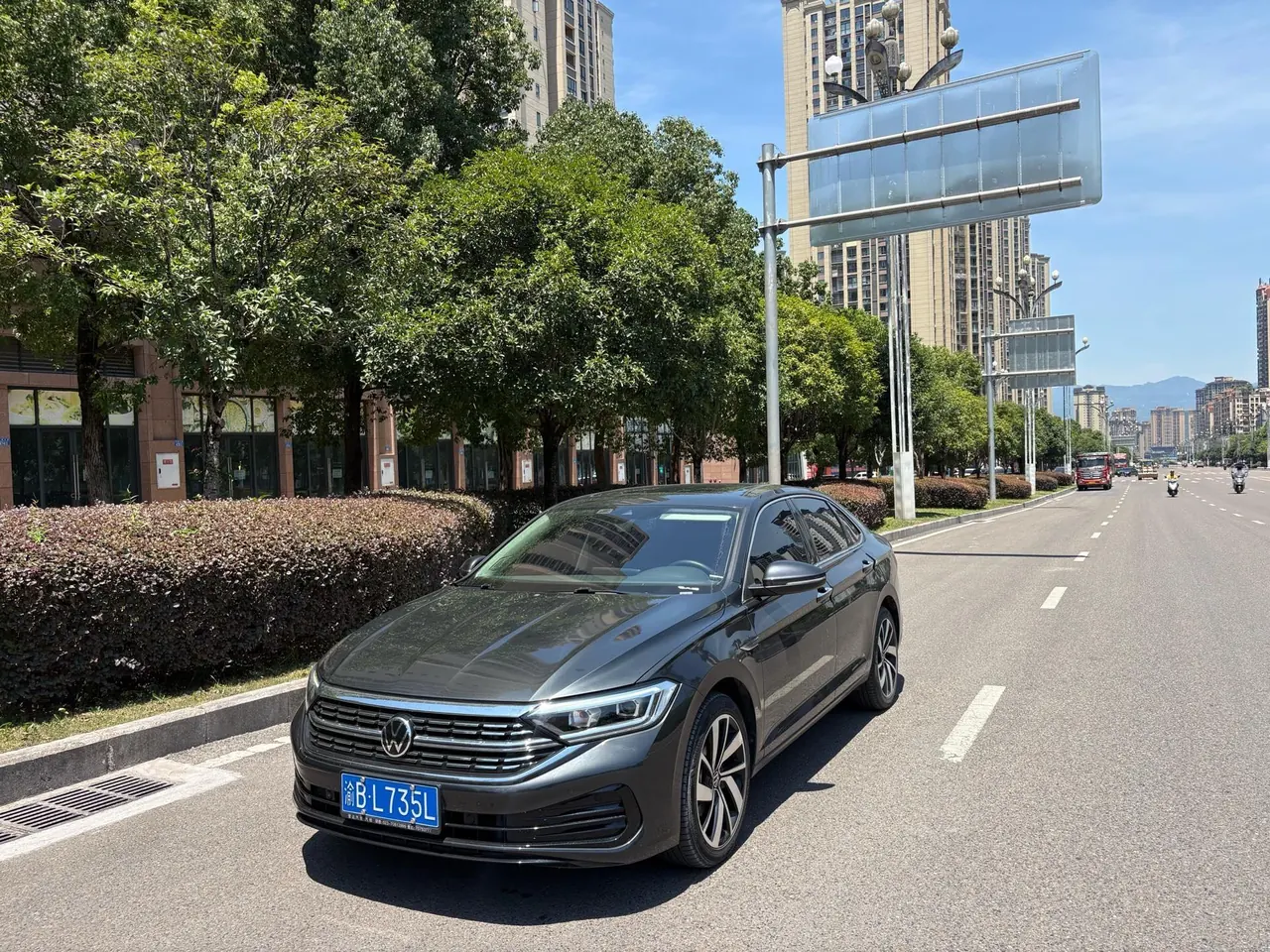 Открыть галерею: Volkswagen 2023 Sagitar 1.5TSI 300TSI Exceed Edition Automatic