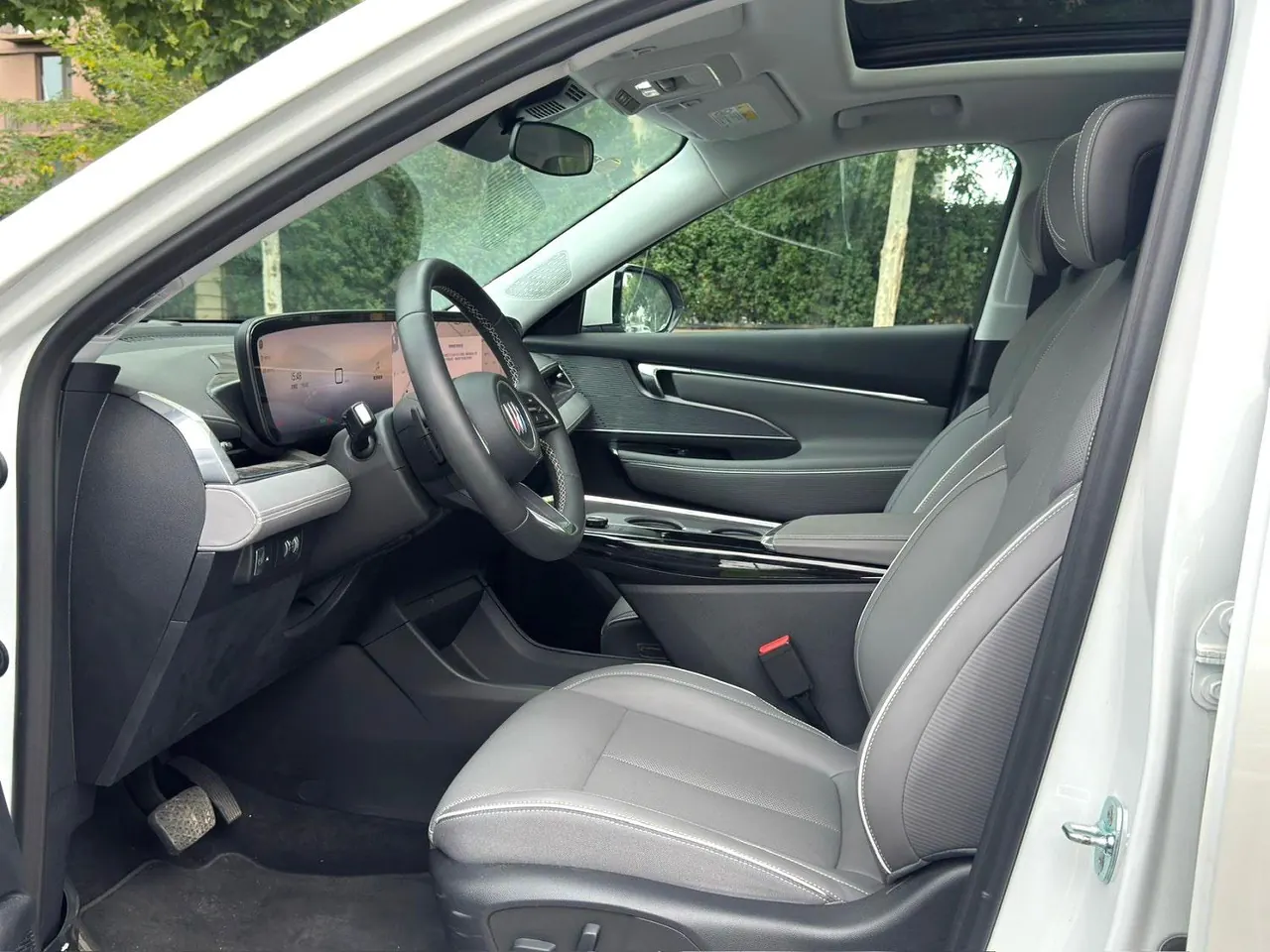 Buick 2025 E 5 620KM Premium Edition Automatic Gear 4