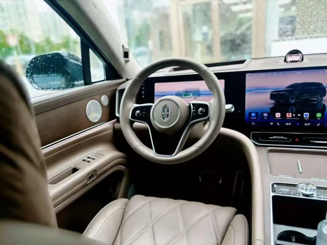 AITO 2025 AITO M9 extended range Ultra version 52kWh5 seat version automatic gear 7