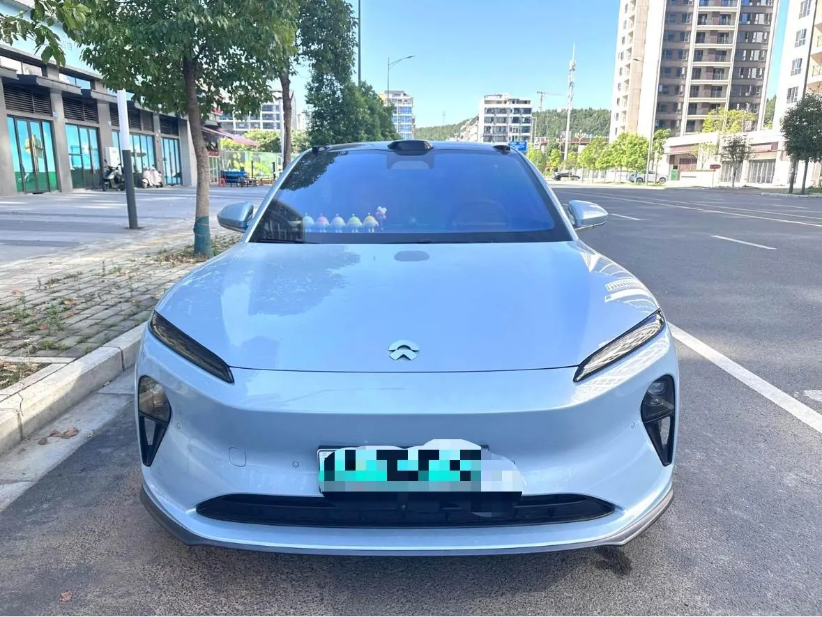 NIO 2022 ET5 75kWh automatic gear 2