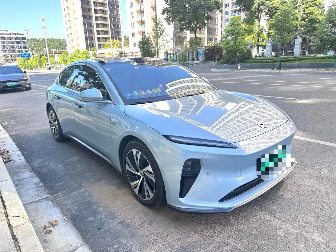 NIO 2022 ET5 75kWh automatic gear 3